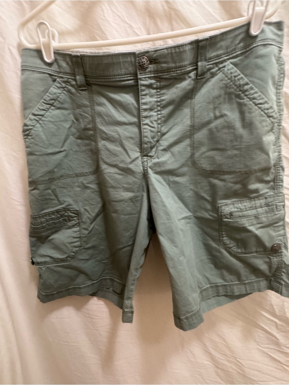 Women’s Lee Casual Cargo Shorts in Sage Green